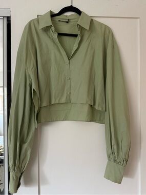 Nasty Gal Sage Green Cropped Button-Down Shirt